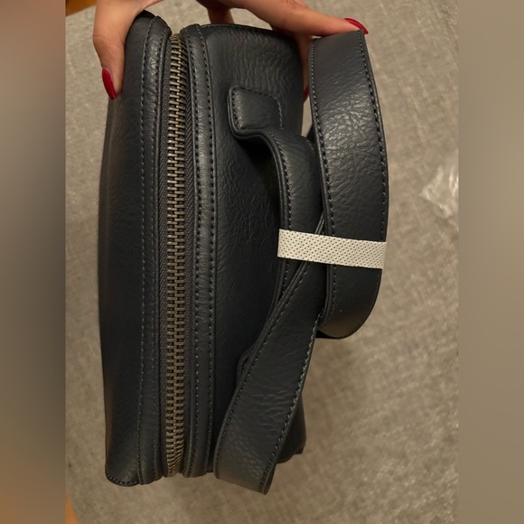 Matt & Nat Dwell Leather Backpack - Black - Brand New - Picture 11 of 12